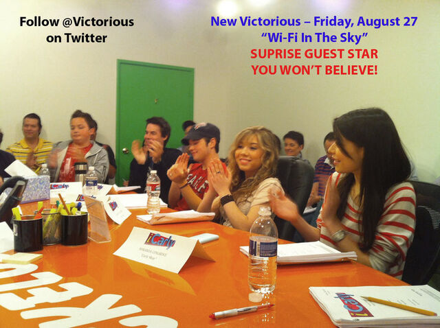 File:Jennette, at iCarly script-read, via DanWarp 08-02-10 38684 424915338307 134265793307 4771592 4958862 n.jpg