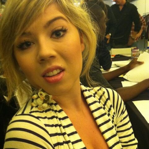File:Tumblr lrxi2iQGMA1qesmejo1 500.jpg