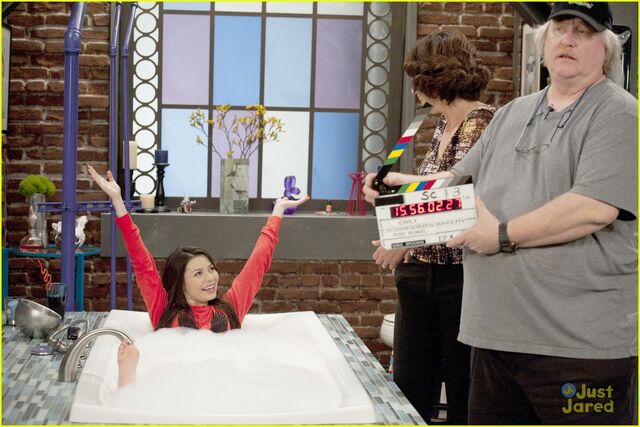 File:Icarly-toe-fat-cakes-10.jpg