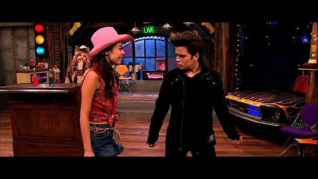 File:ICarly.S04E09.iPity.the.Nevel-HD.480p.WEB-DL.x264-mSD.mkv 000323782.jpg