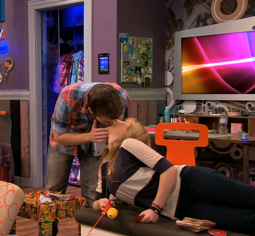 File:Tumblr lrplidtXhM1qca5pr.jpg