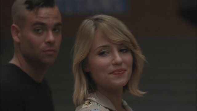 File:3x06-Mash-Off-quinn-and-puck-26880411-1280-720.jpg