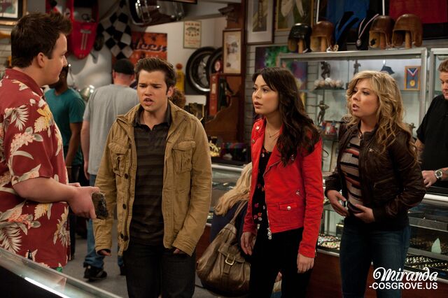 File:IPawnStarsStills029.jpg