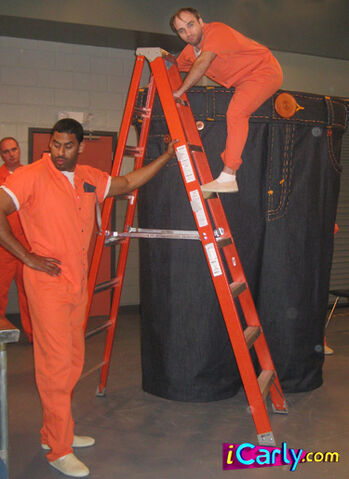 File:This picture came from the prison's security camera. They should probably check the cameras more often!.jpg
