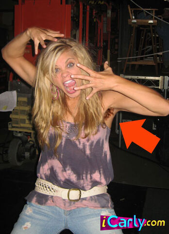 File:66213 653052721.jpg