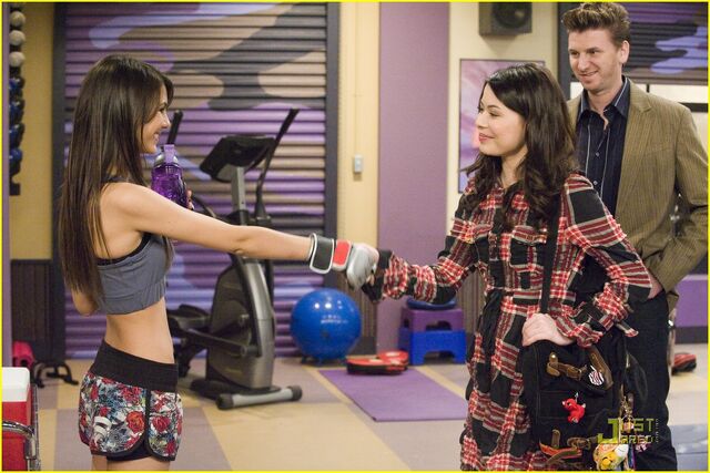 File:Icarly-ifight-shelby-marx-04.jpg
