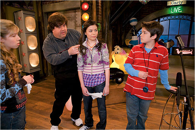 File:Dan Schneider-2.jpg