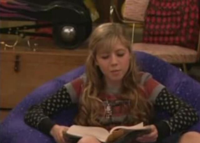 File:ReadingFanfic.jpg