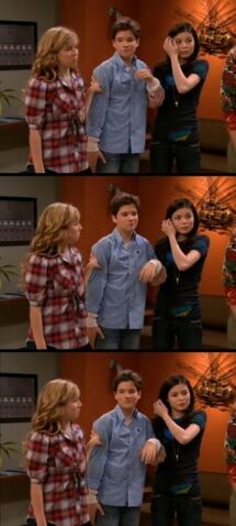 File:268px-Seddie glances.jpg