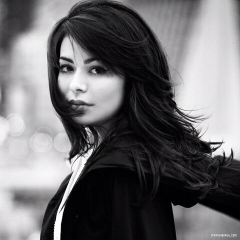 File:Mirandablockmagazine004.jpg