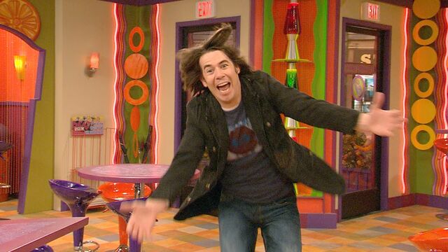File:BIG HUG FROM SPENCER.jpg