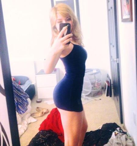 File:Tumblr jennette mirror.jpg