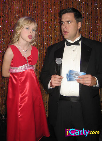 File:Sam in pageant.jpg