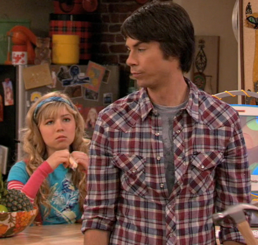 File:Spam Sam watches Spencer iChristmas.png