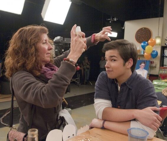 File:Icarly-ipity-nevel-11.jpg