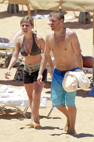 File:Jennette McCurdy Hawaiian Vacation 281329.jpg