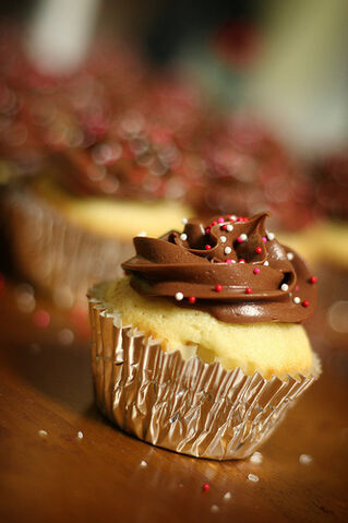 File:V-Day Cupcakes.jpg