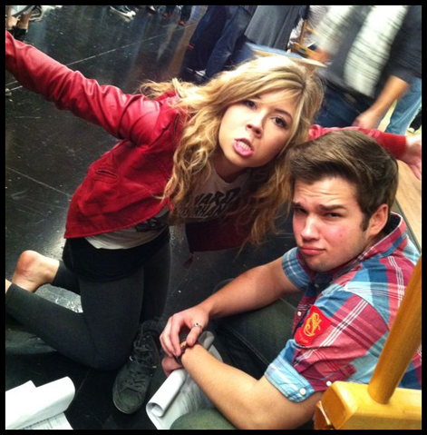File:Jennette-and-Nathan-nathan-kress-and-jennette-mccurdy-31743563-644-655.png