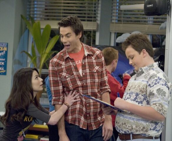 File:Icarly-iomg-episode-04.jpg