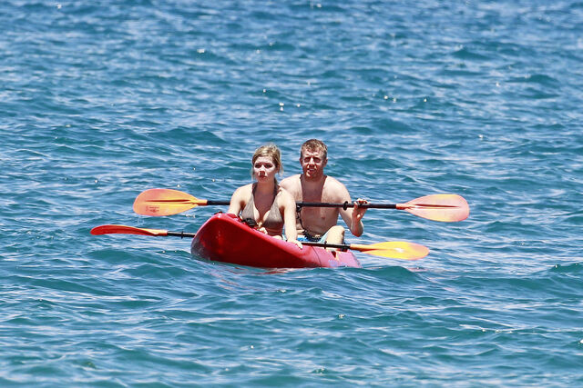 File:Jennette McCurdy Hawaiian Vacation 28529.jpg