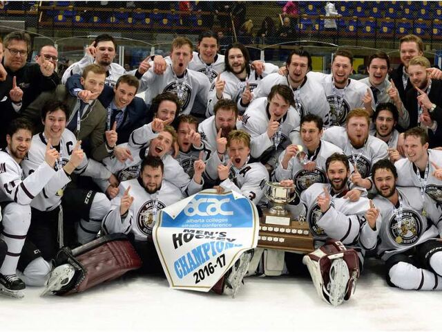 File:17-03-19-MacEwan-champs-team.jpg