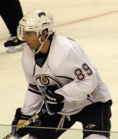 File:Sam Gagner.jpg