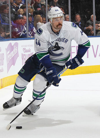 File:Erik Gudbranson 2016.jpg