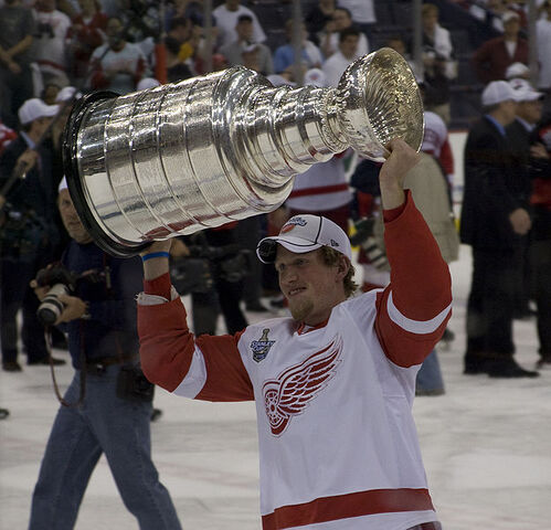 File:Justin Abdelkader's Stanley Cup2008.jpg