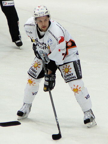 File:Mäenpää Mikko HPK.jpg