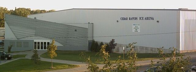 File:Cedar Rapids Ice Arena.jpg