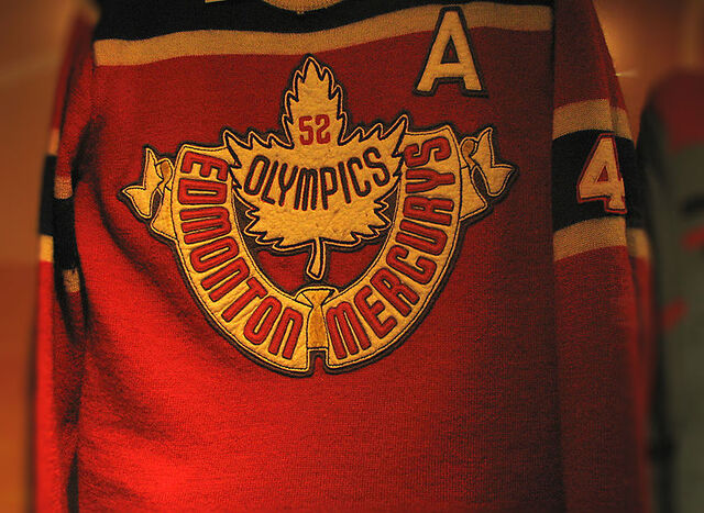File:Jersey of the Edmonton Mercurys.jpg