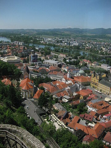 File:Trenčín.jpg