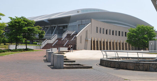 File:Tomakomai Hakucho Arena.jpg