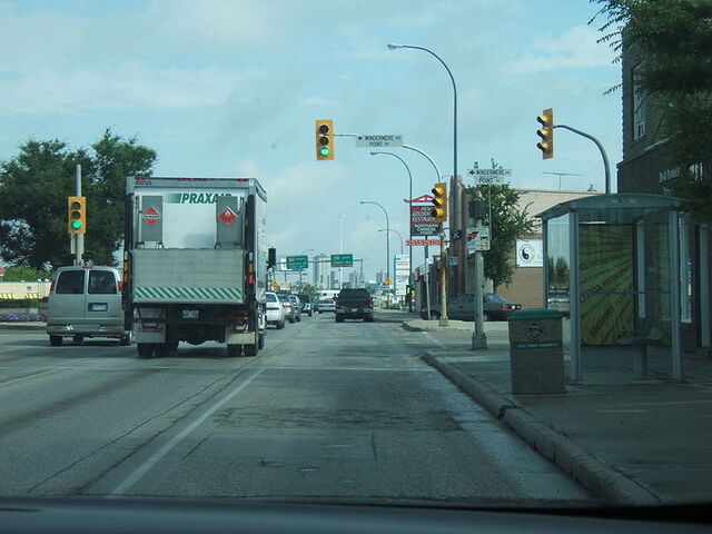 File:Fort Garry, Winnipeg.jpg