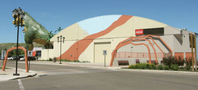 File:Drumheller Memorial Arena.jpg