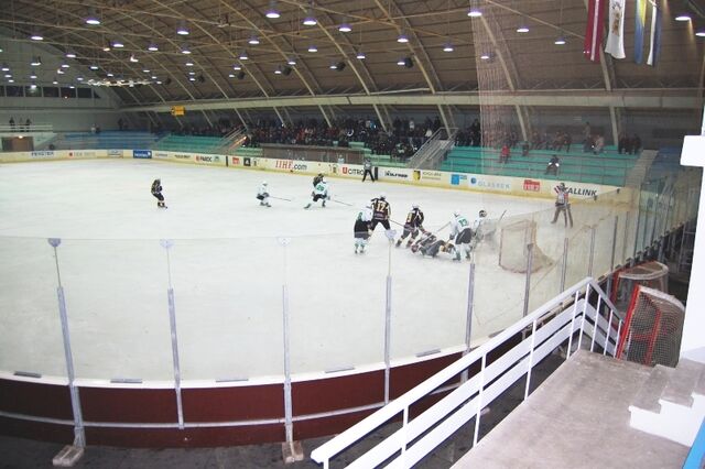 File:Kohtla-Järve Jäähall 3.jpg