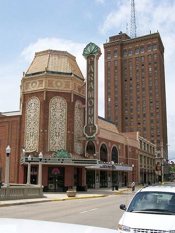 File:Aurora, Illinois.jpg