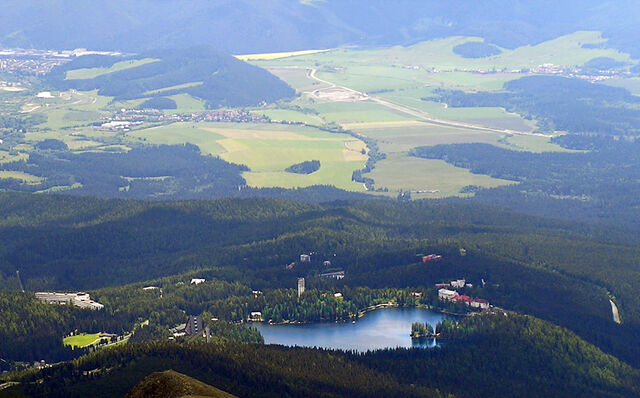 File:Štrbské Pleso.jpg