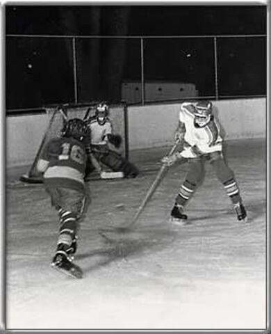 File:Outdoor game at Affton Ice Rink.jpg