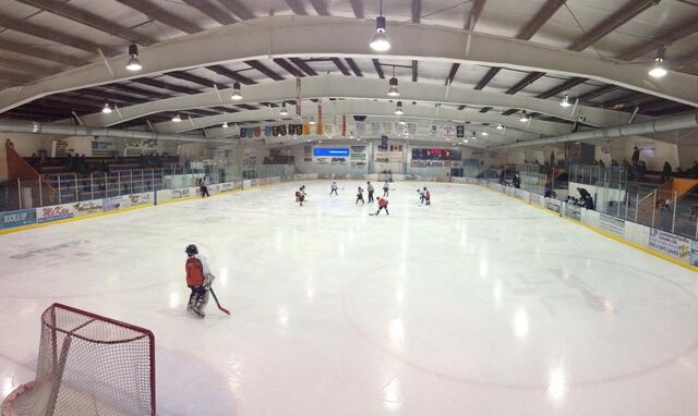 File:Swan River Centennial Arena.jpg