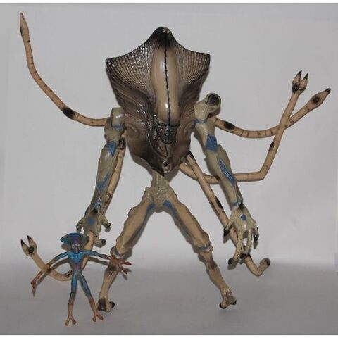 File:Id4-independance-day-alien-exoskeleton-monster-12-bend-figurine-862782020 L.jpg