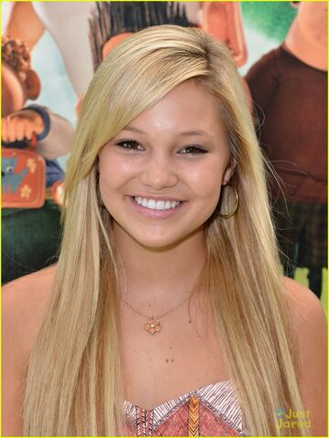 File:Olivia with Hoop Earrings.jpeg