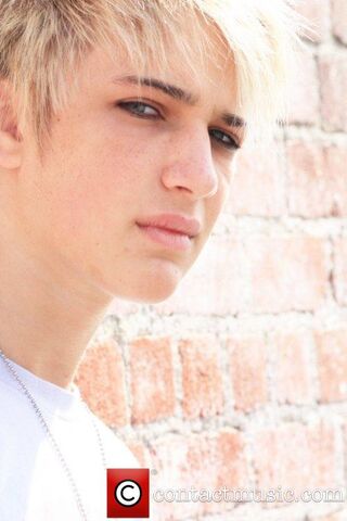 File:Dalton-rapattoni-photoshoot-for-im5-the-new 5806906.jpg