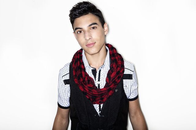 File:Im5-new-photo-of-gabe.jpg
