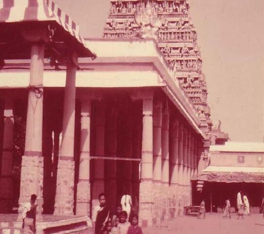 File:PaCoilTemple-photo1948.jpg