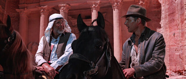 Файл:Two archaeologists.jpg