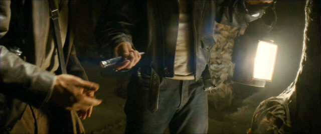 File:MuttKnife2.jpg