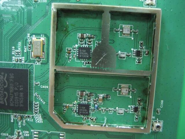File:Netgear WNR2000 v2.0 FCCo.jpg