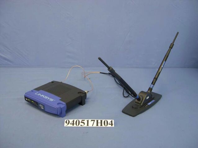 File:Linksys WRT54G v4.0 FCCg.jpg