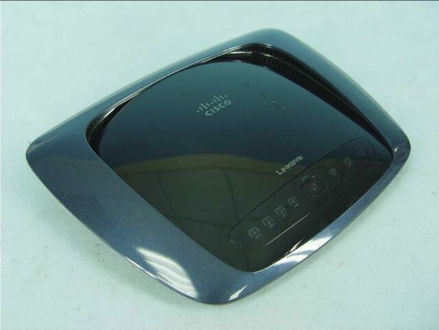 File:Linksys WRT400N v1.0 FCCb.jpg